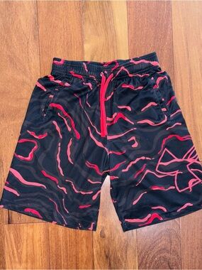 Youth Sz L Under Armour Black Shorts with pockets